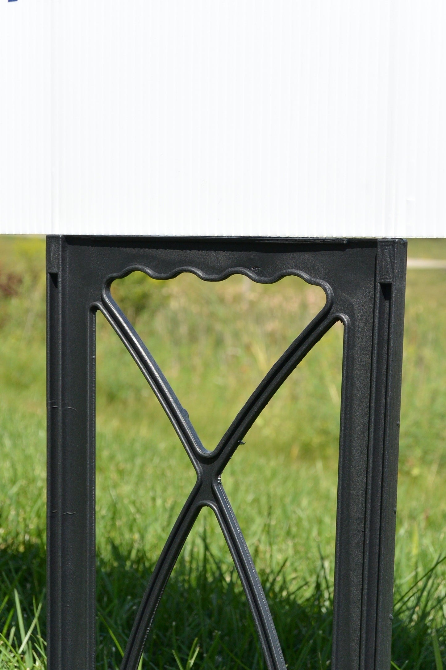 Extreme Stake – Heavy-Duty H-Wire Style + Step- Lawn & Turf Sign Stakes (Carton of 50)